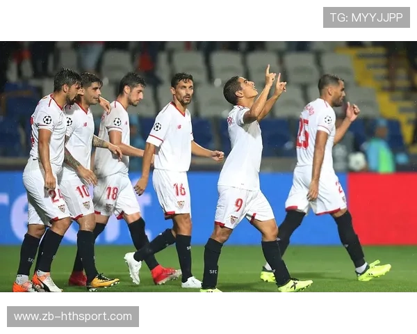 奥林匹亚科斯福图尼斯多次精准挑传引发掌声 奥林匹亚科斯福图尼斯多次精准挑传引发掌声